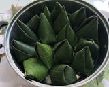 Hình bước làm 3 của món Bánh ít lá cẩm nhân dừa