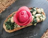 Foto del paso 9 de la receta Tosta tibia de espinacas con queso de cabra y salami
