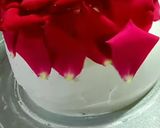 A picture of step 6 of Valentine special Rose cake.