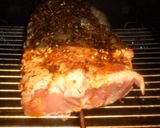 Foto del paso 4 de la receta: Bondiola de cerdo en colchón de morones y cebollas caramelizadas y papas noisettes