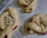 Foto langkah ke 7 dari resep Smoke Beef Chesee Bread.
