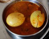 A picture of step 3 of Egg curry.