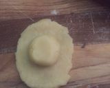 Foto langkah ke 4 dari resep Pia Isi Ubi Ungu (Panggang di Teflon).