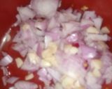 A picture of step 1 of Prawns gravy.