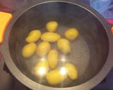 Foto del paso 1 de la receta: Besugo con patatas y mojo verde