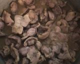 A picture of step 2 of Gizzard cabbage sauce.