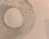 Hình bước làm 2 của món Cà phê bọt biển Dalgona