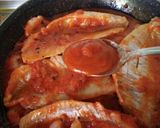 Foto del paso 4 de la receta: Gallineta con tomate y gambas