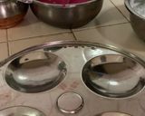 A picture of step 6 of Stuffed Idli in two color.