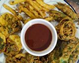 A picture of step 8 of Imli or khajoor ki chutney.