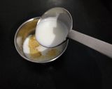 A picture of step 1 of Salted Caramel Panna Cotta Topped with Praline.