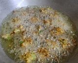 A picture of step 4 of Kulith (horse gram) pakoda.