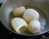 A picture of step 2 of Stuffed aloo.