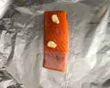 Foto del paso 1 de la receta: Salmón en papillote con gulas