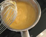Foto del paso 3 de la receta Banda de crema, fresas y chocolate con lionesas de nata 🍰