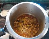 A picture of step 3 of Bottle gourd,peanut bhaji.