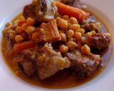 Foto del paso 9 de la receta: Costillas guisadas al Oporto con panceta, garbanzos y zanahorias baby