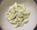 A picture of step 6 of Chicken white sauce pasta.