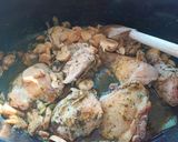 Une image de l'étape 3 de Cuisses de poulet aux champignons et mascarpone au Cook Expert.