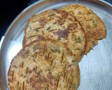 A picture of step 3 of Methi Bhakhri.