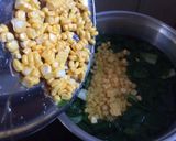 Foto langkah ke 4 dari resep Sayur bening Timun Katuk Jagung.
