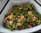 Foto langkah ke 3 dari resep 44. Tumis Pare Telor.