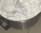 Foto del paso 2 de la receta: Torta decorada con merengue suizo