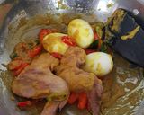 Foto langkah ke 4 dari resep Telur Kunyit Terasi Sederhana.
