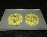 Foto del paso 2 de la receta: Pan integral con aguacate y nueces para el desayuno