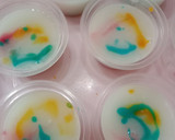 Foto langkah ke 3 dari resep Puding Susu Semburat Warna.