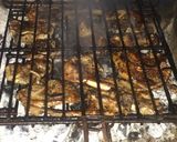 Foto del paso 4 de la receta: Chuletitas de cordero marinadas, a la brasa, con all i oli