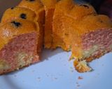 Foto langkah ke 7 dari resep Bolu susu strawberry.