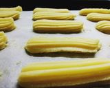 Hình bước làm 3 của món Éclair (bánh su que)