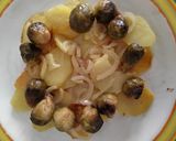 Foto del paso 3 de la receta: Huevos rotos con coles de Bruselas
