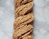 Foto del paso 10 de la receta: Mi Trenza integral de miel y frutos secos (almendras y nueces)