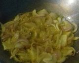 A picture of step 2 of Hasher mangso / duck meat.