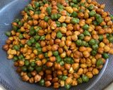चना और मूली के पत्ते की सब्ज़ी (Chana aur mooli ke patte ki sabzi recipe in Hindi) रेसिपी चरण 2 फोटो
