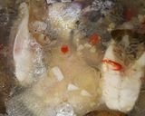 Foto langkah ke 4 dari resep Sop ikan gurame kemangi.