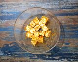 A picture of step 1 of Garlic Chilli Paneer.