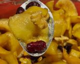 Foto del paso 3 de la receta: Manzanas caramelizadas con arándanos y nueces