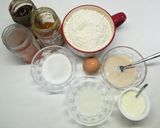 Foto del passaggio 1 della ricetta Brioches con yogurt e olio di cocco ripiene di confettura