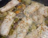 Foto del paso 6 de la receta: Ventresca de merluza con verduras, setas