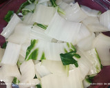 Foto del paso 3 de la receta: Acelgas en ajada y huevo Mollet, con sal de jamón