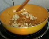 A picture of step 2 of Masala Macaroni.