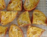 Foto langkah ke 32 dari resep Kunyit Swirl Sourdough Bread.
