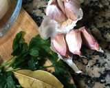 Foto del paso 2 de la receta: Rape con gambitas y compañía