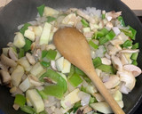 Foto del paso 1 de la receta: Pollo al curry con manzana