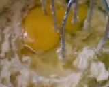 Gambar langkah 2 resipi Roti keping buttermilk.
