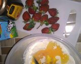 Foto langkah ke 1 dari resep Dorayaki Strawberry.