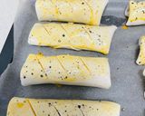Foto langkah ke 5 dari resep Sausage Roll (Resep No.113).